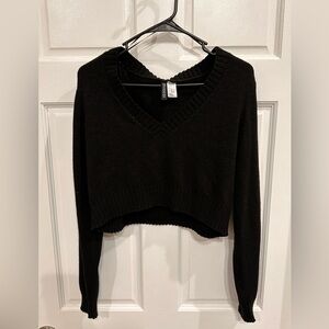 Divided by H&M v-neck sweater crop